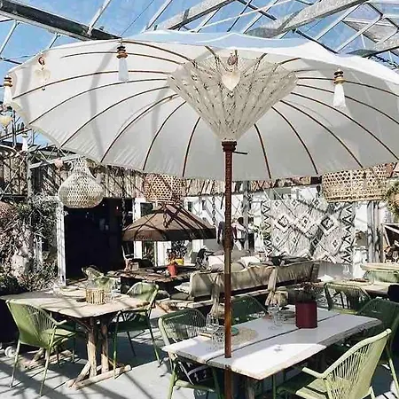 Buissant Des Amorie!